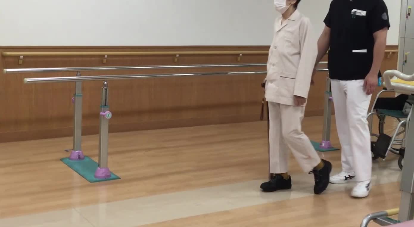 動画2　杖歩行