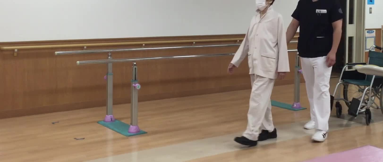 動画5　杖なし歩行